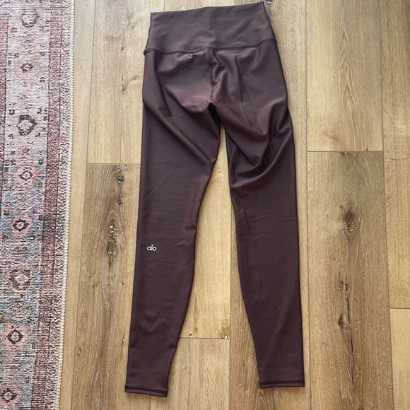 Alo Airlift Leggings - Picture 5 of 6